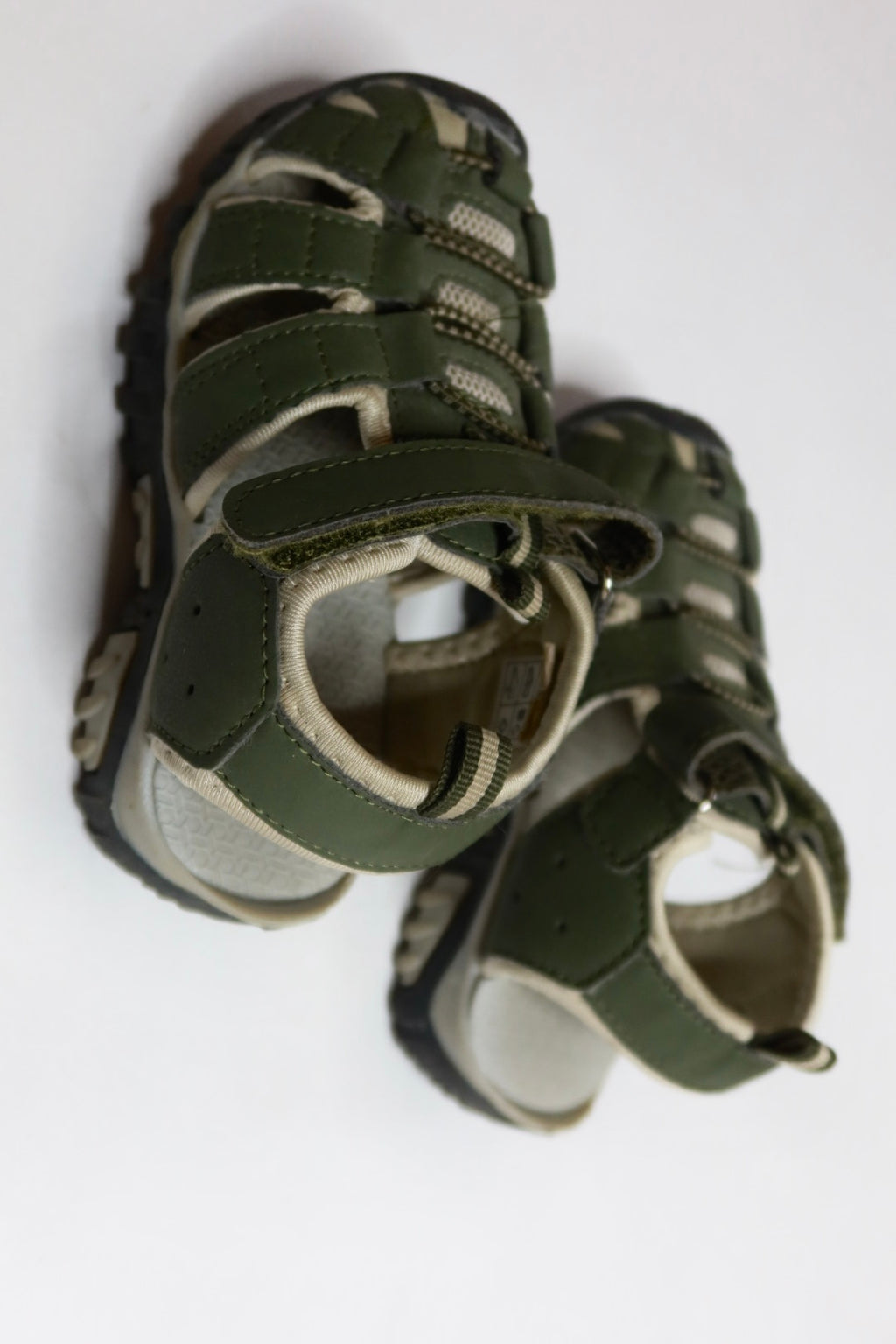 Sandaler i grøn